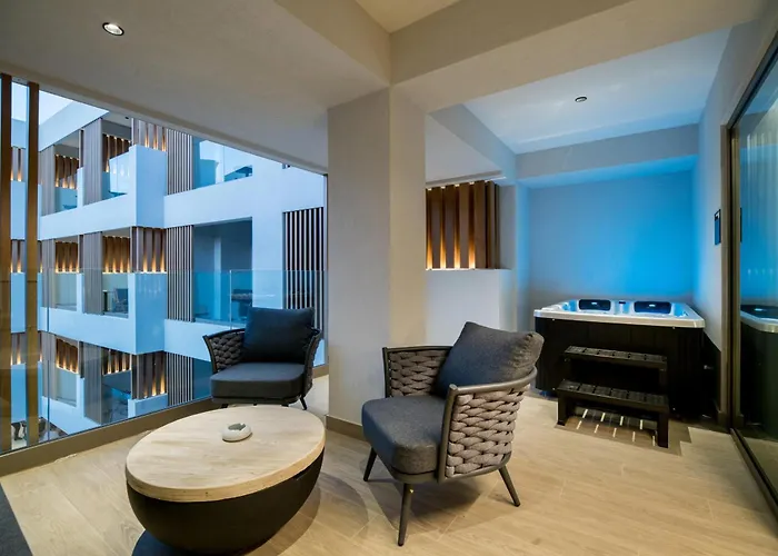 Resort Akasha & Hersonissos (Crete)