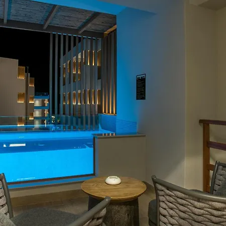 Akasha & Θέρετρο Χερσόνησος