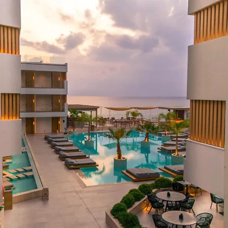Resort Akasha & 5*
